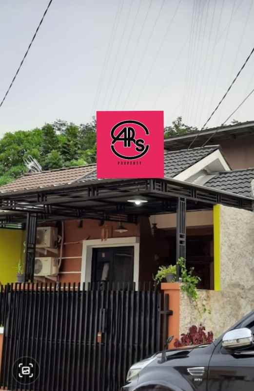 rumah bagus rapi sudah renovasi siap huni