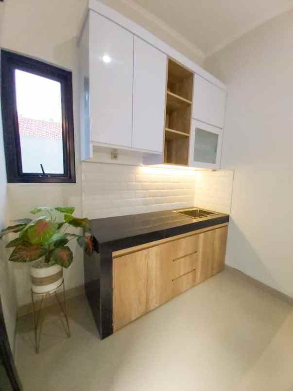 rumah baru 2 lt lokasi strategis jatiasih bekasi