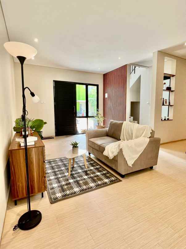 rumah baru design modern minimalis di nusaloka bsd