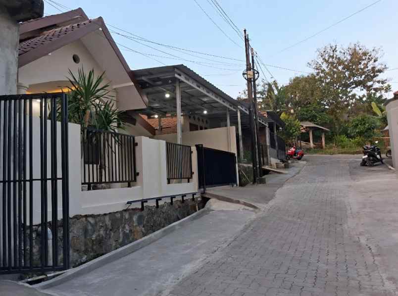 rumah baru siap huni manyaran semarang