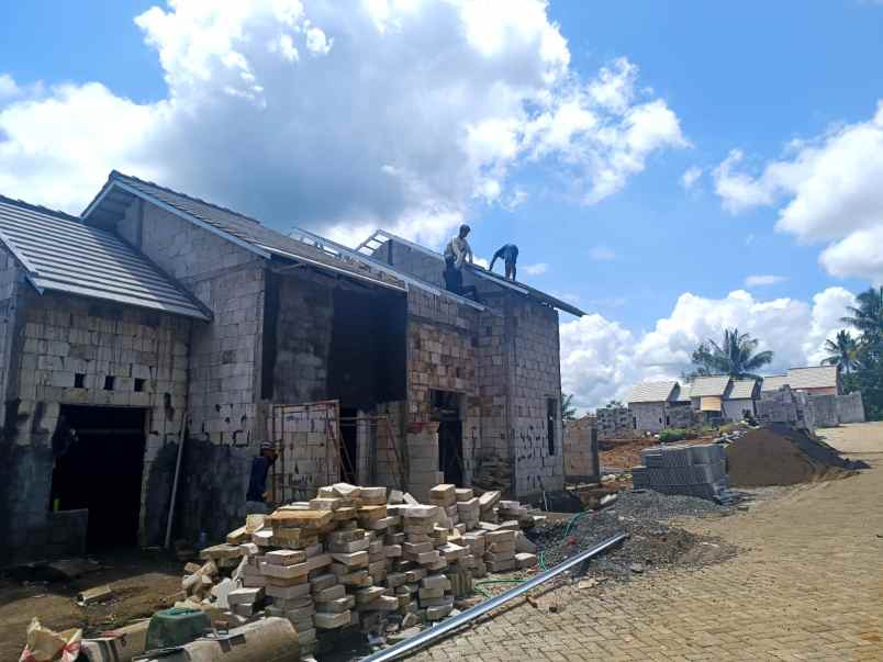 rumah baru siap huni pakisaji malang