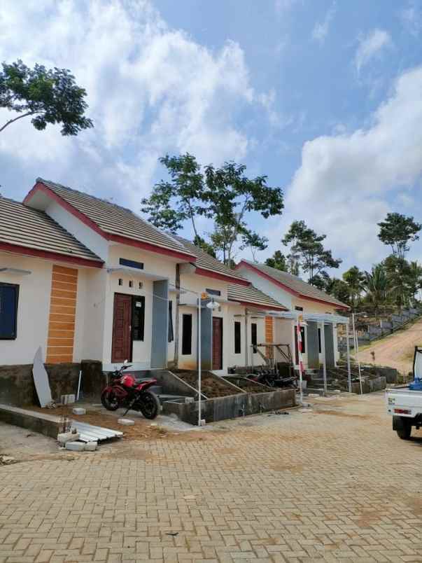 rumah baru siap huni pakisaji malang