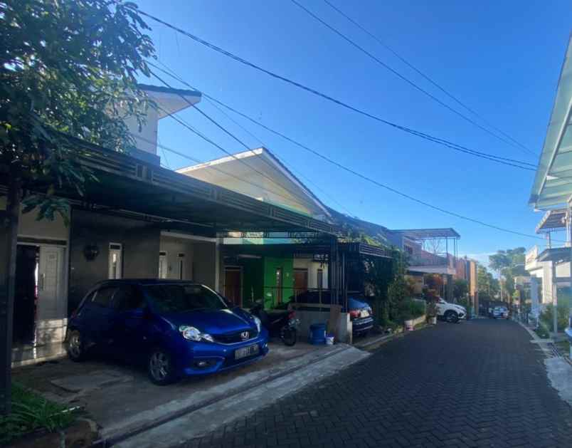 rumah cigugur girang ciwaruga parongpong bandung barat