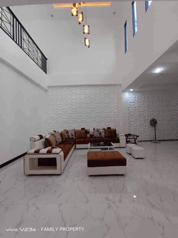 rumah classic siap huni di jakarta barat