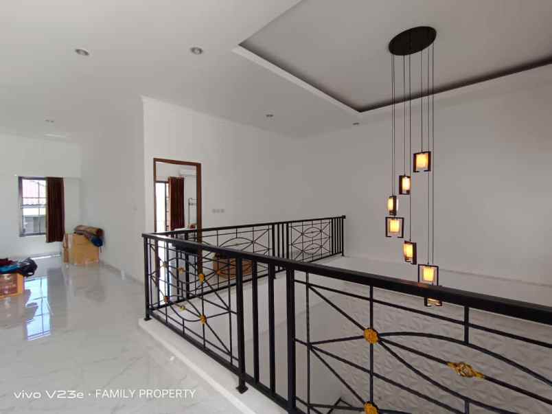 rumah classic siap huni di jakarta barat