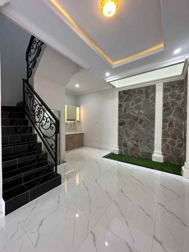 rumah cluster classic style jagakarsa jakarta selatan