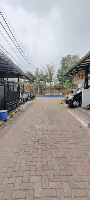 rumah dalam cluster dekat stasiun rawa buntu