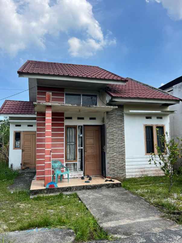 rumah dan tanah luas jl cipta karya hanya 340 juta