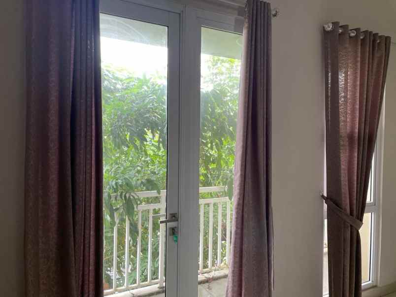 rumah dekat mall di cluster bluebell summarecon bekasi