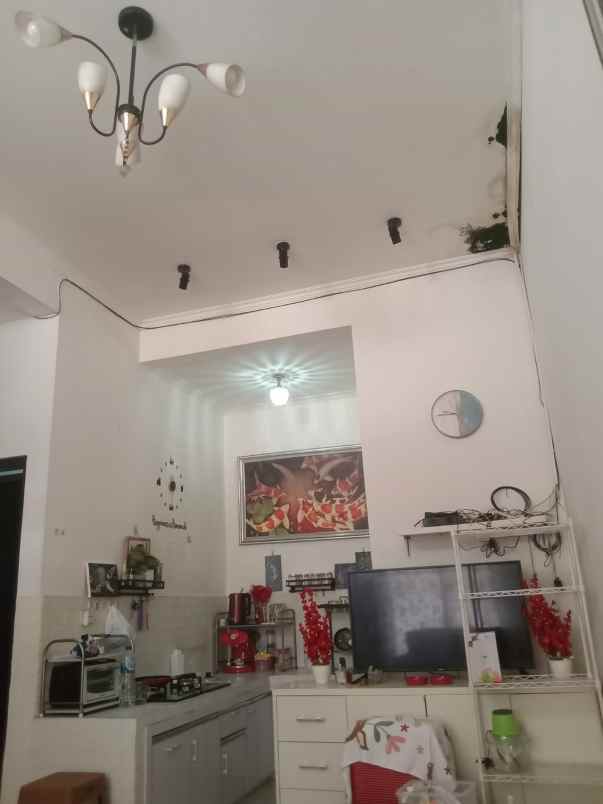 rumah di jatiwarna bekasi siap huni c0657