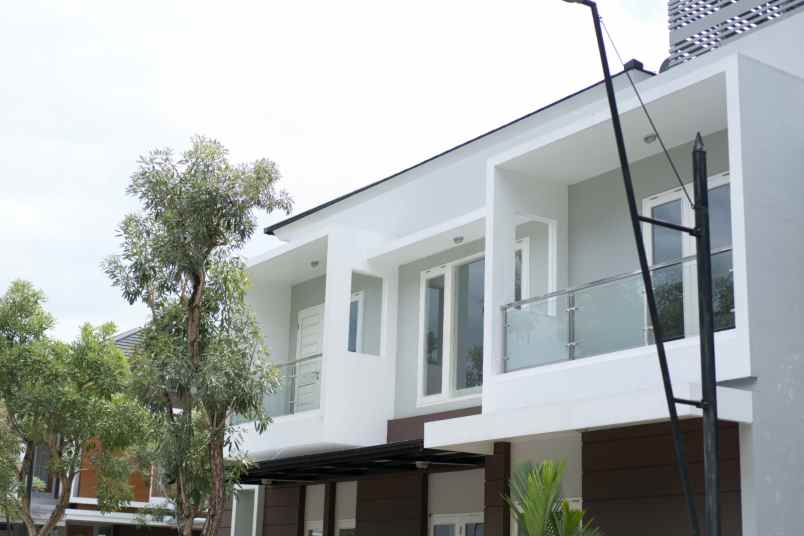 rumah dijual 5 menit kampus uty bale wangsa