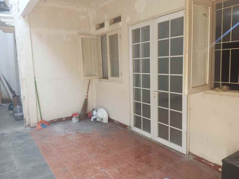rumah disewakan di pancoran