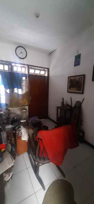 rumah jl kalikepiting surabaya strategis tengah kota