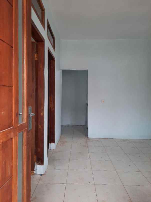 rumah jl paniisan malakasari