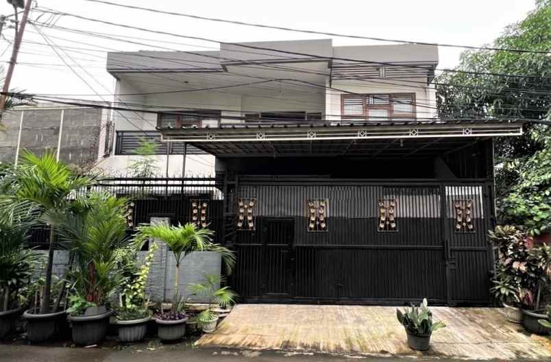 rumah kebon baru tebet jakarta