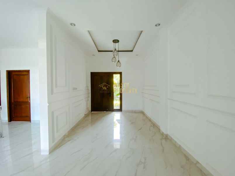 rumah keluarga luas elegan 5 kt 4 km lokasi premium