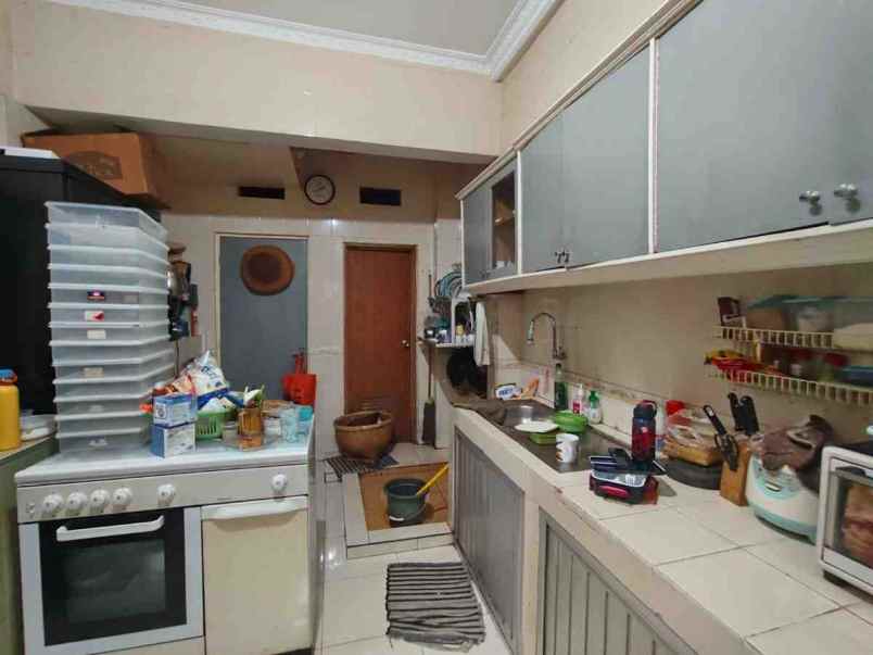 rumah kokoh dan terawat dalam perumahan di depok timur