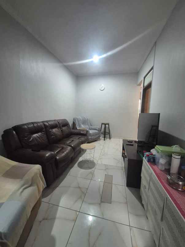 rumah komplek setiabudi ada taman depan full furnished