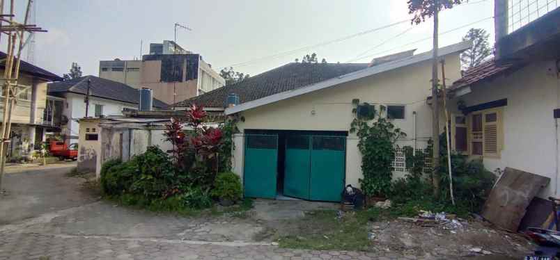 rumah lama hitung tanah cocok untuk rumah kost di dago