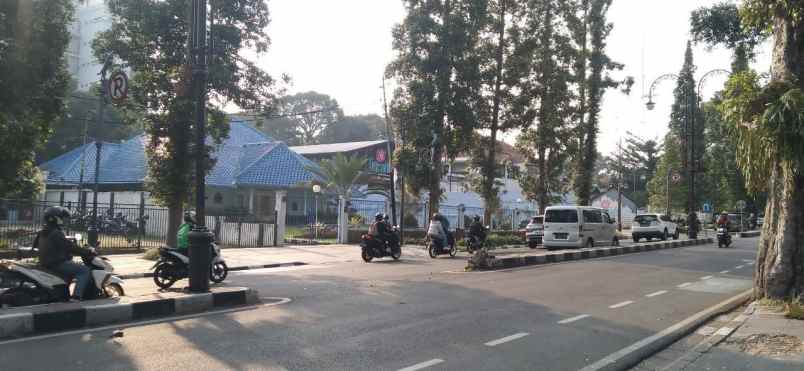 rumah lama hitung tanah cocok untuk rumah kost di dago