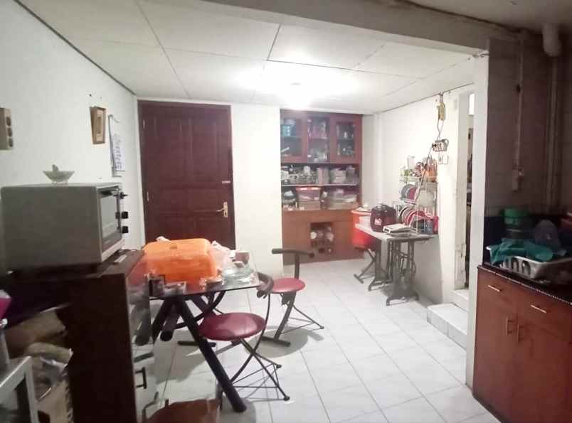 rumah luas 1 5 lt ciputat timur tangsel