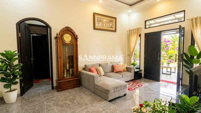 rumah mewah 2 lantai di kukusan depok