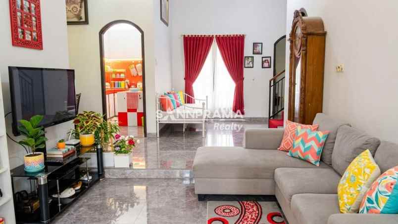 rumah mewah 2 lantai di kukusan depok