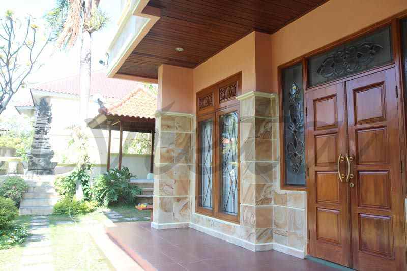 rumah mewah harga mewah jalan ciung wanara renon