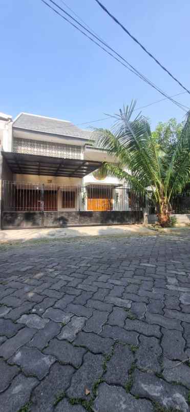 rumah mewah kolam renang siap huni kalijudan surabaya