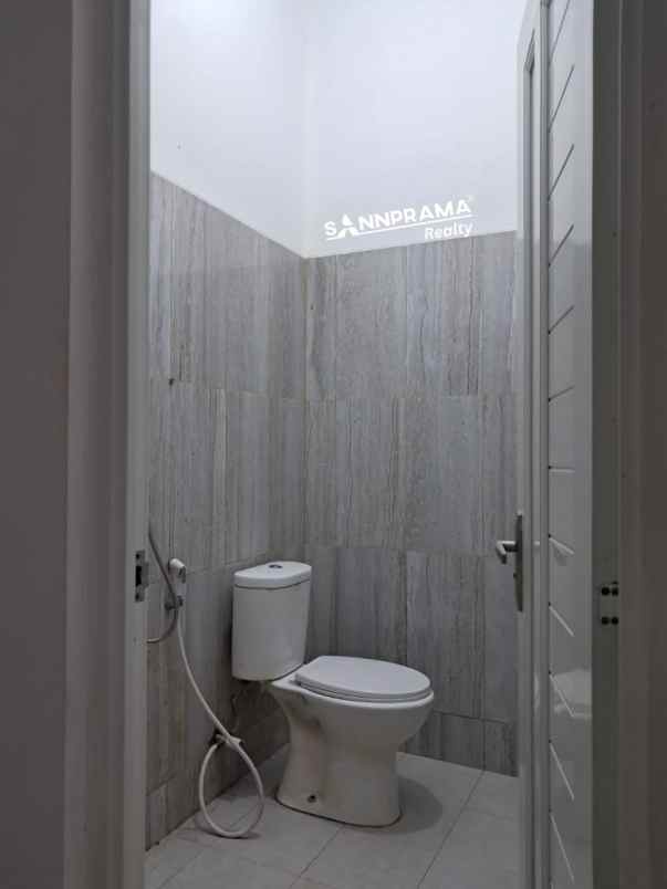 rumah minimalis design modern di rangkapan jaya depok