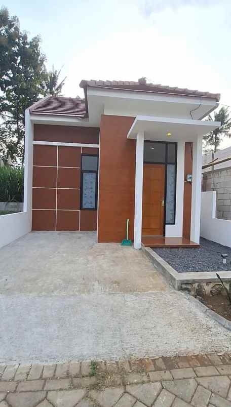 rumah minimalis modern dekat exit tol pakis