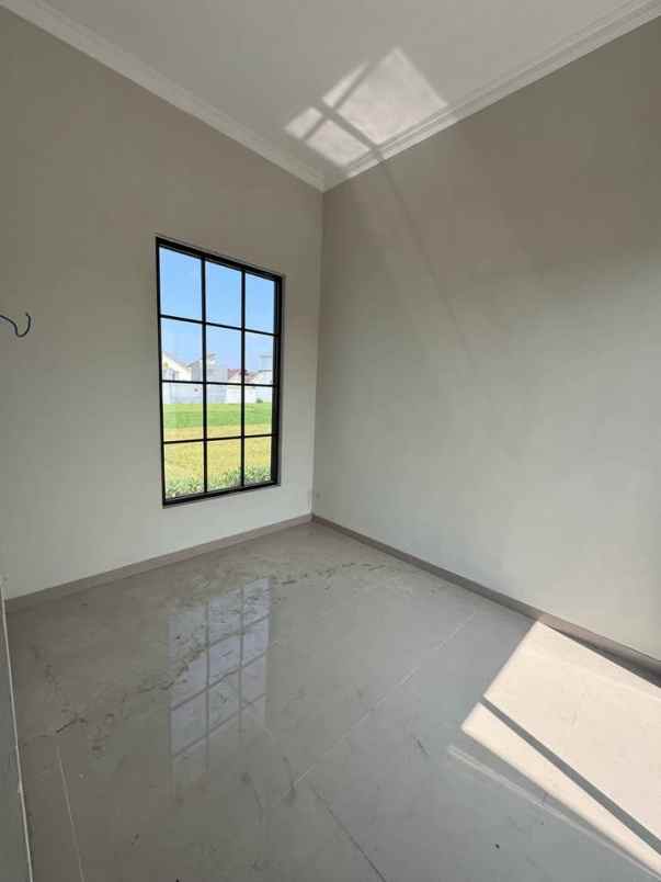 rumah modern 2 lantai lokasi di sukun malang