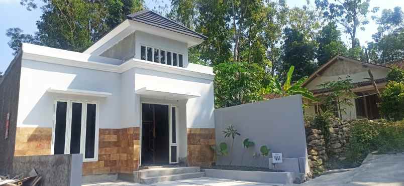 rumah modern gagah dekat rs pku gamping