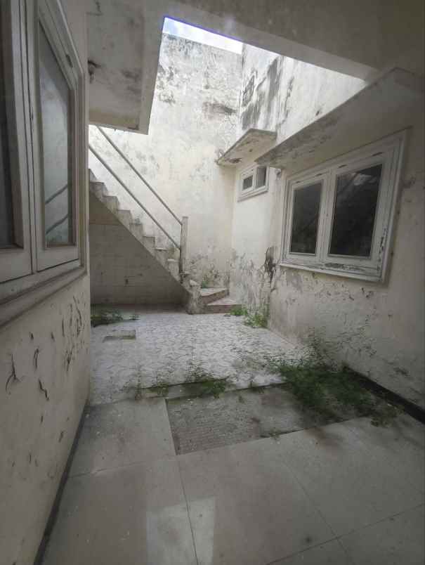 rumah mojo kidul strategis dekat dharmahusada