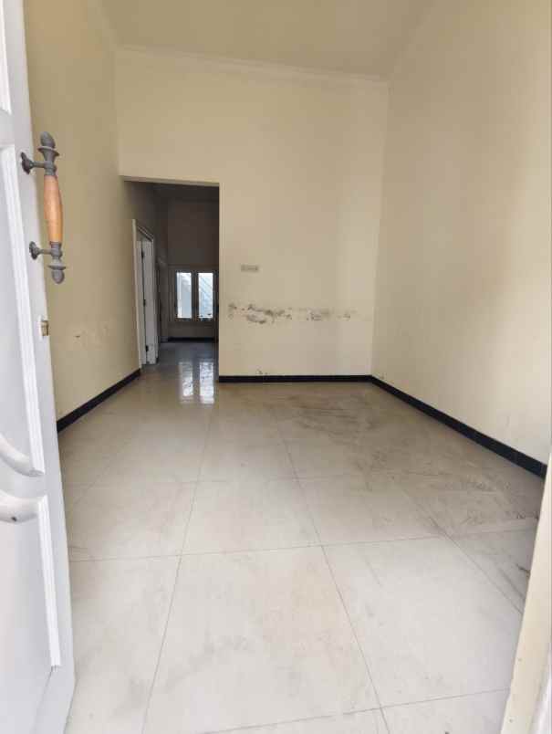 rumah mojo kidul strategis dekat dharmahusada