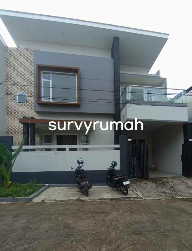 rumah nempel mall dan lebak bulus jaksel