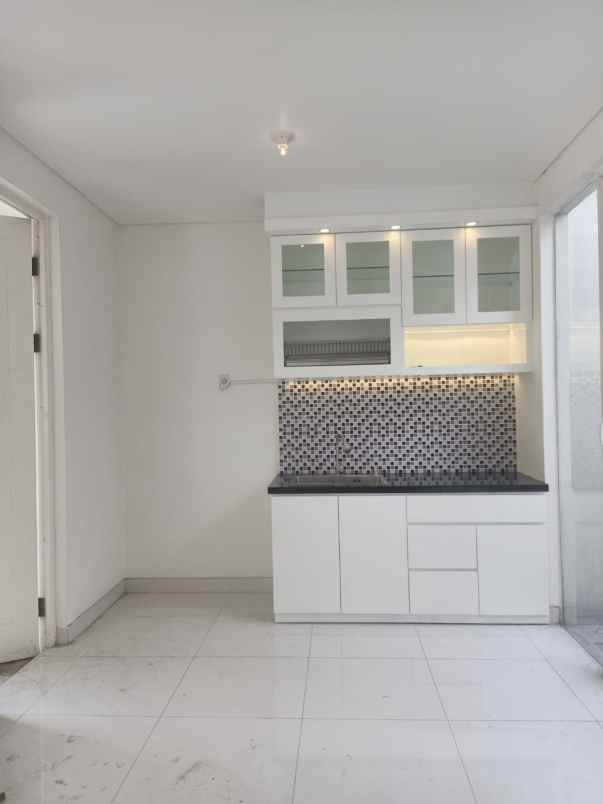 rumah new 2 lantai grand pakuwon kosongan hadap utara