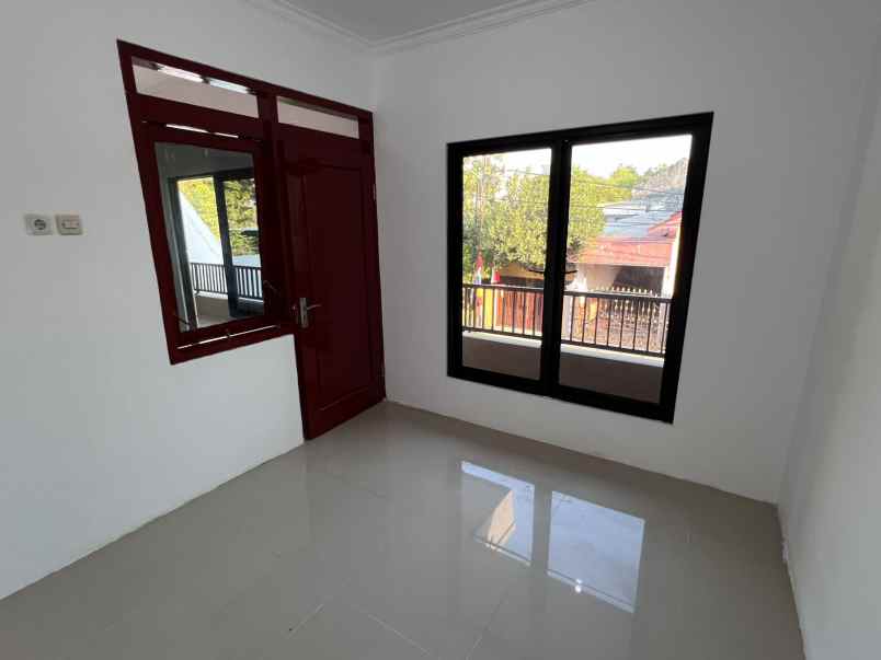 rumah one gate system hanya 5 menit dari raya merr