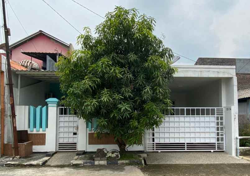 Rumah Second Terawat 15 Lantai Siap Huni Cibinong Bogor