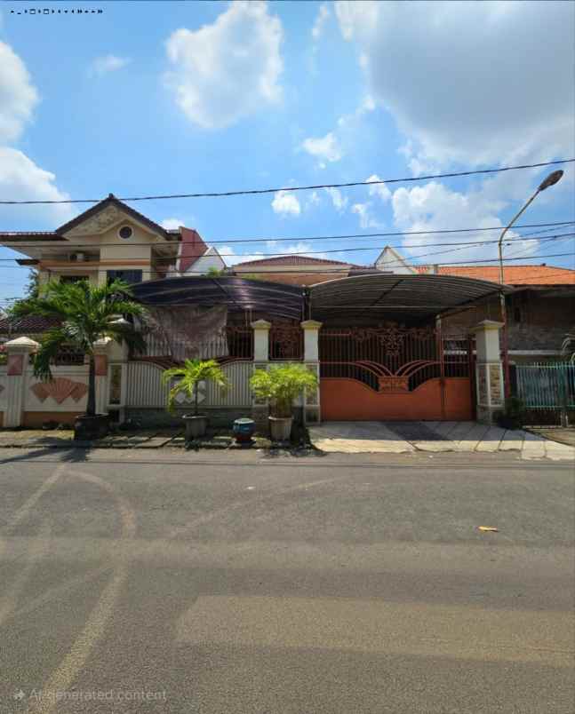 rumah putro agung strategis row jalan besar