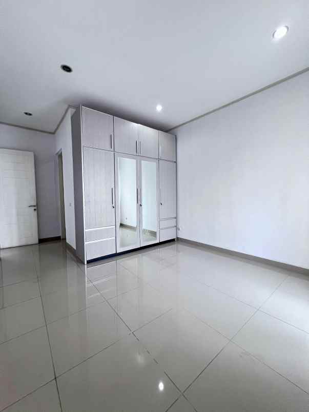 rumah second di cilandak tb simatupang jaksel