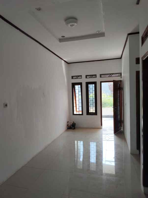 rumah second fullspek 250 jt nego bebas banjir