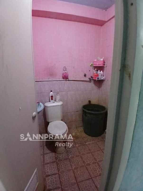 rumah second hook luas di perumnas beji rilin