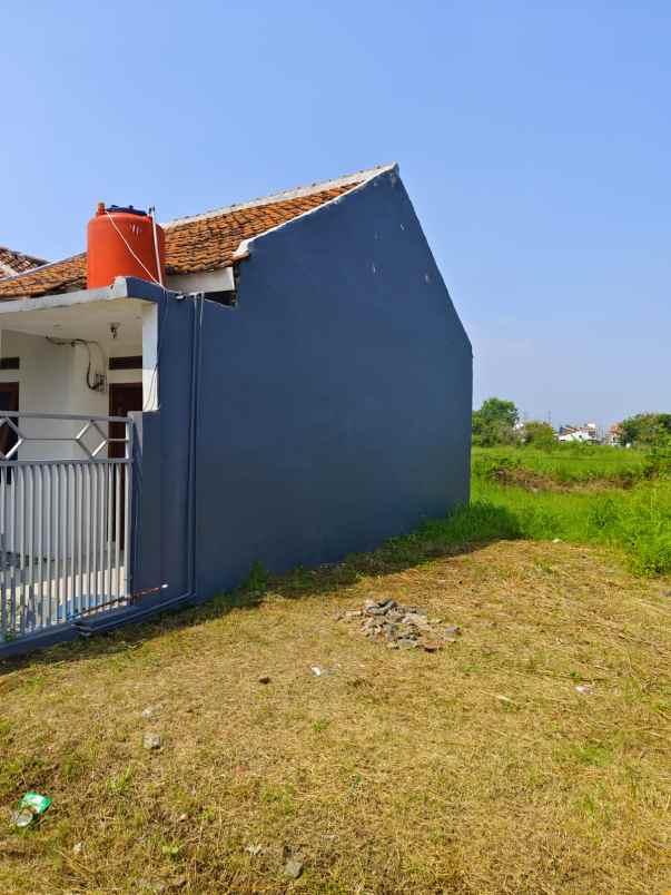 rumah second kondisi bangunan bagus bebas banjir