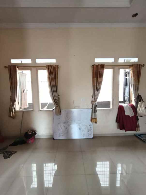 rumah second lokasi strategis di tanjung barat jaksel