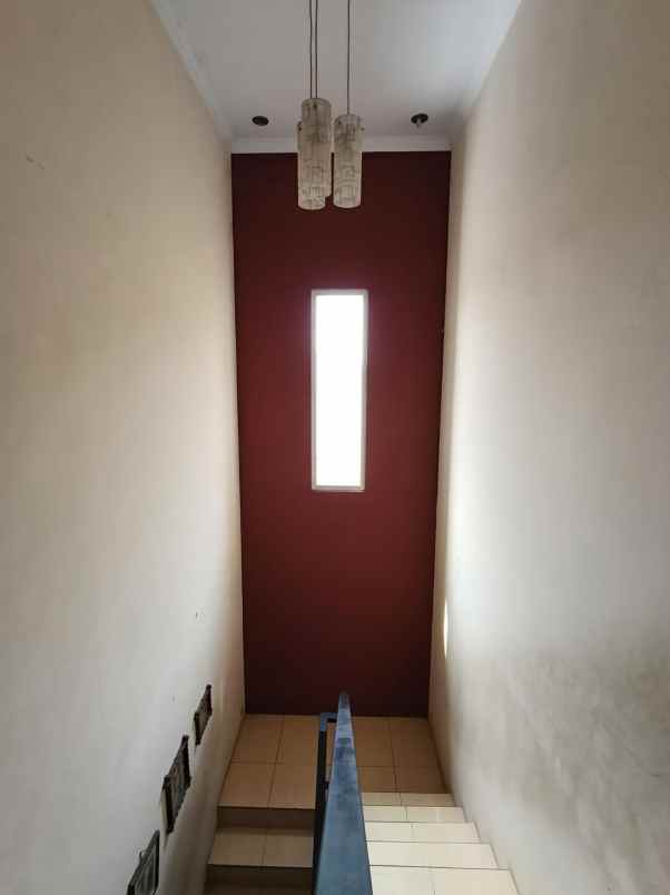 rumah second lokasi strategis di tanjung barat jaksel