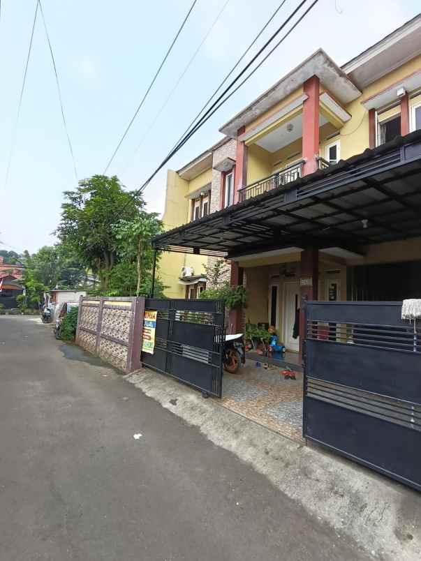 rumah second lokasi strategis di tanjung barat jaksel