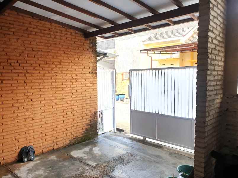 rumah second minimalis siap huni