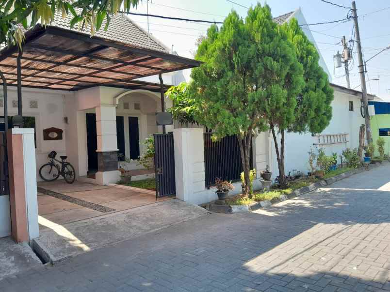 rumah semi furnish terawat di gedangan solobaru