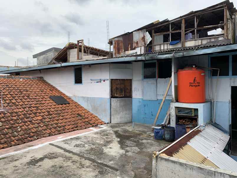 rumah semi furnished di sarijadi dekat ke pusat kota